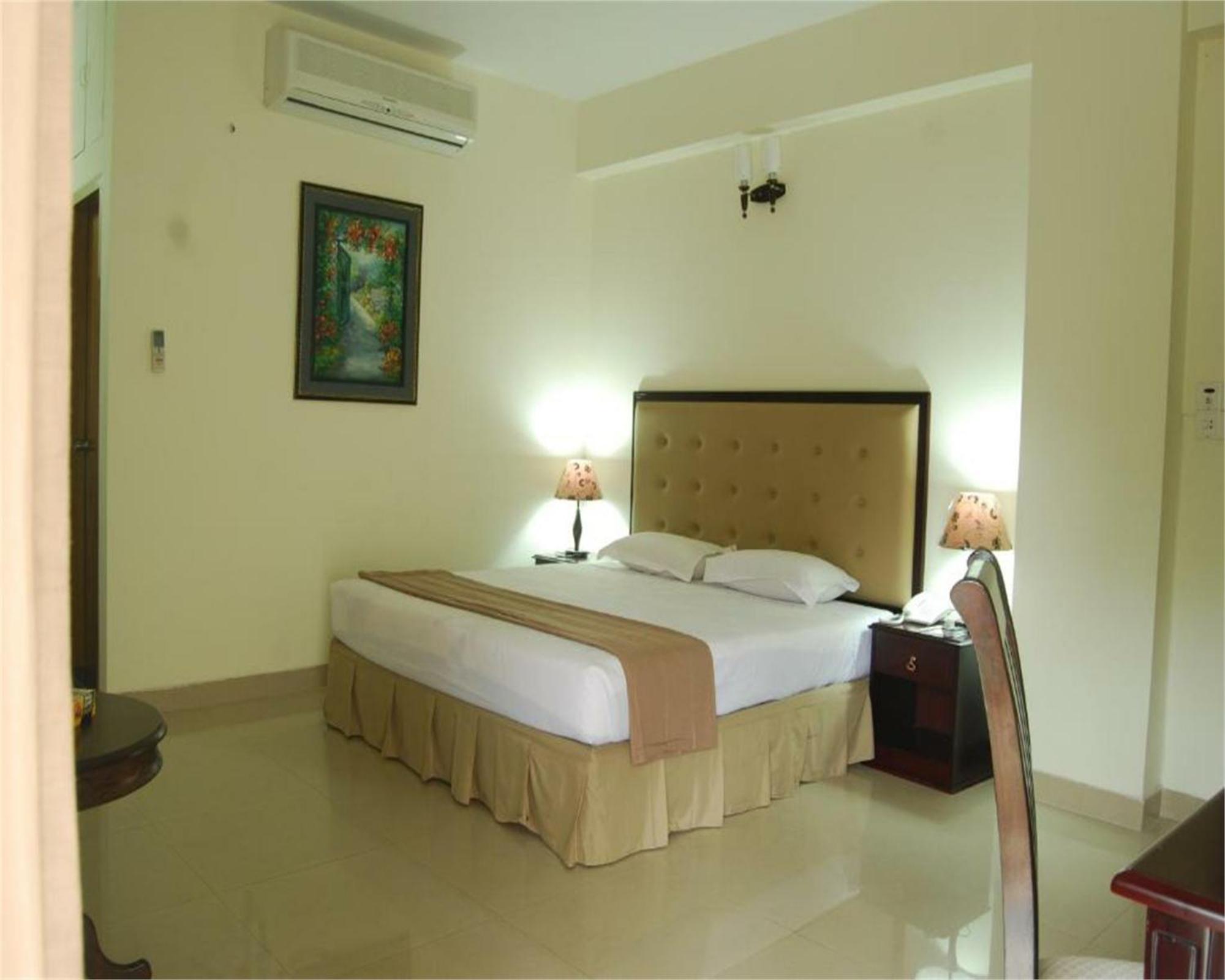 Ambassador Residency Hotel Chittagong Exterior photo