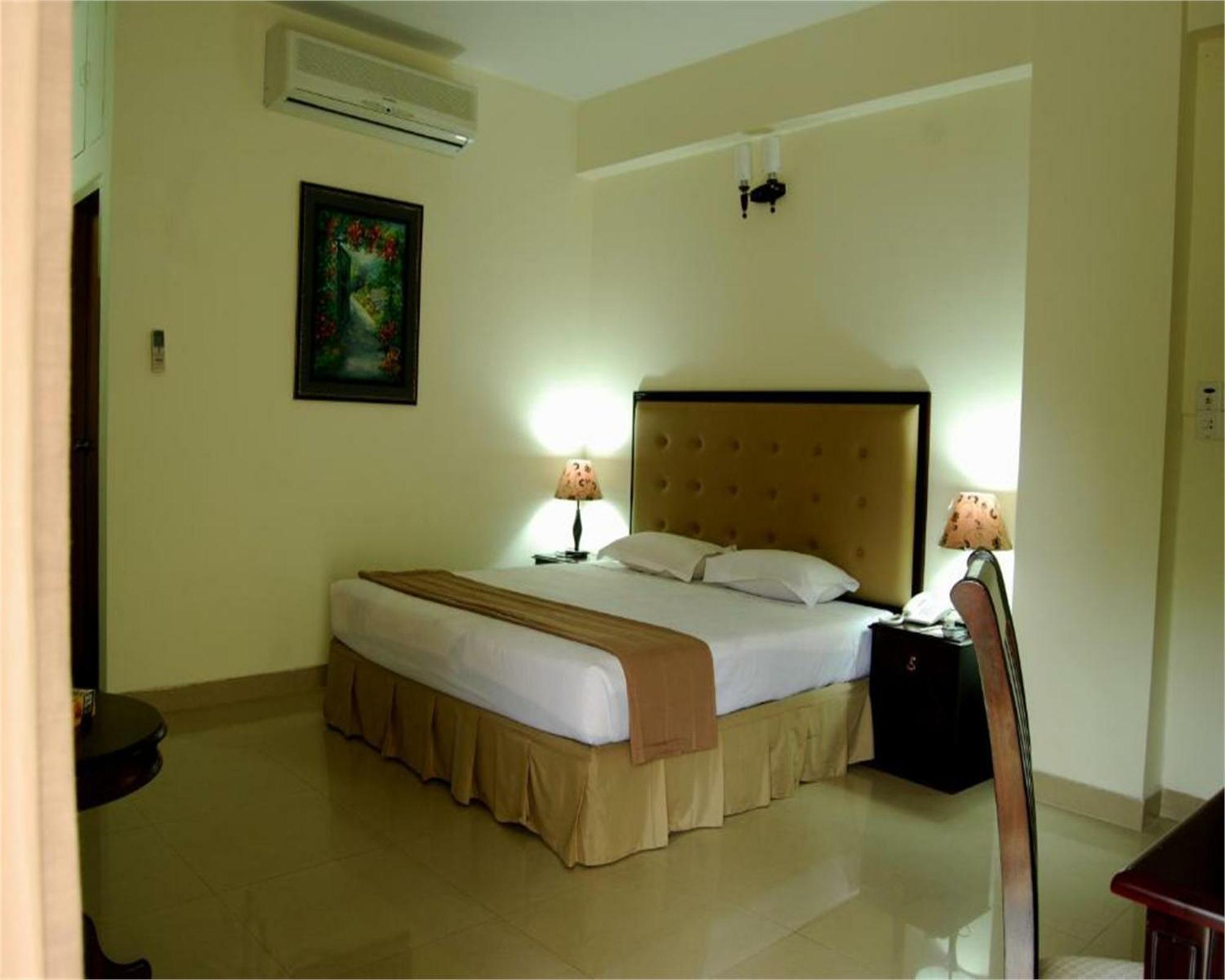 Ambassador Residency Hotel Chittagong Exterior photo